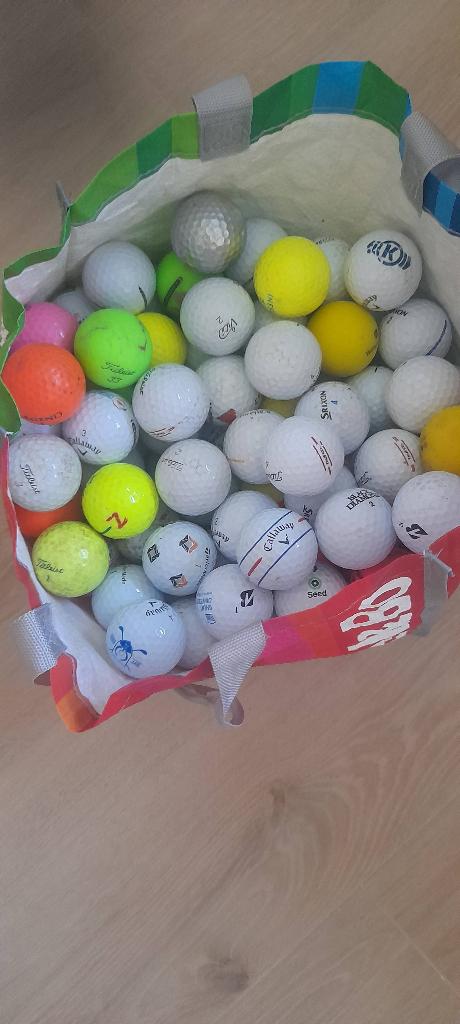 150 golfballen, Sport en Fitness, Golf, Ophalen of Verzenden, Zo goed als nieuw, Bal(len)