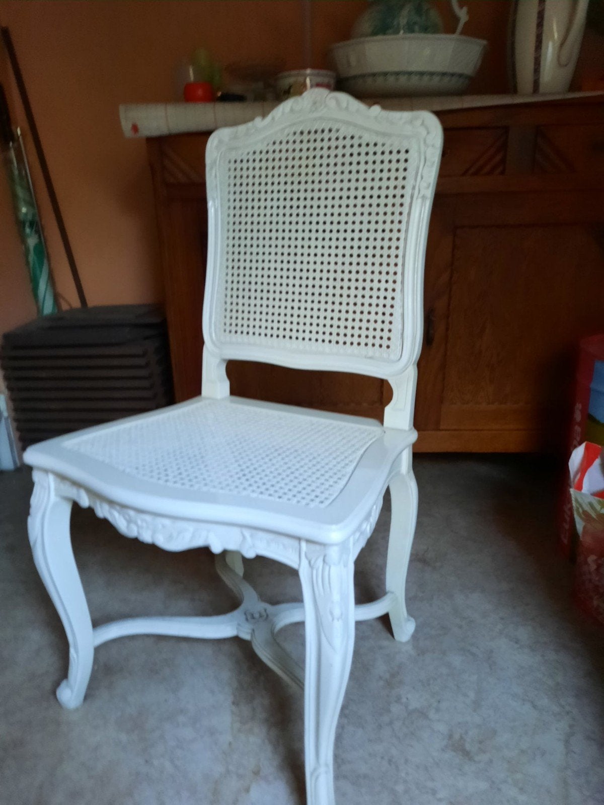 4 chaises canellees  laquée blanc, Enlèvement
