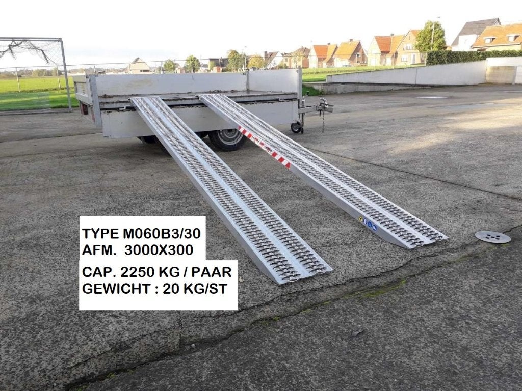 Alu. oprijplaat type M060B3/30 afm. 3000x300 cap 2250 kg/p, Ophalen of Verzenden, Nieuw