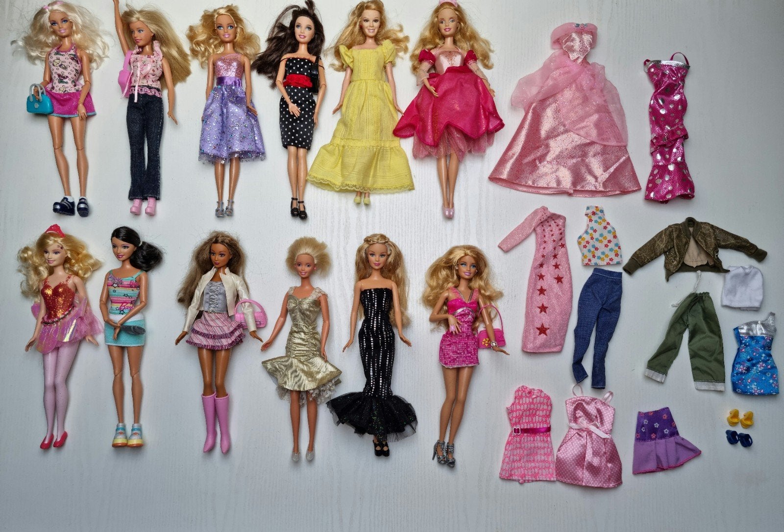 Groot lot Barbie/Mattel poppen + veel kleren, Enlèvement ou Envoi
