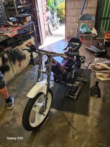 Gezocht: brommer/scooter onder 200€ met papieren, Enlèvement ou Envoi, Comme neuf