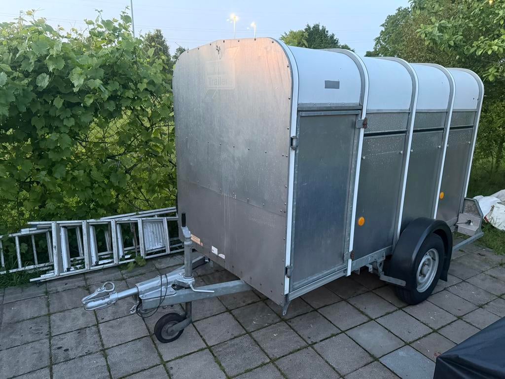Aanhangwagen voor vee, Ophalen