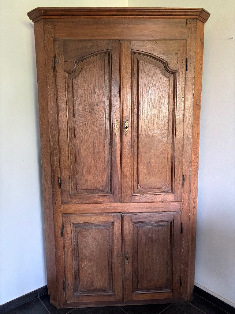 Armoire de coin, Antiquités & Art, Antiquités | Meubles | Armoires, Enlèvement