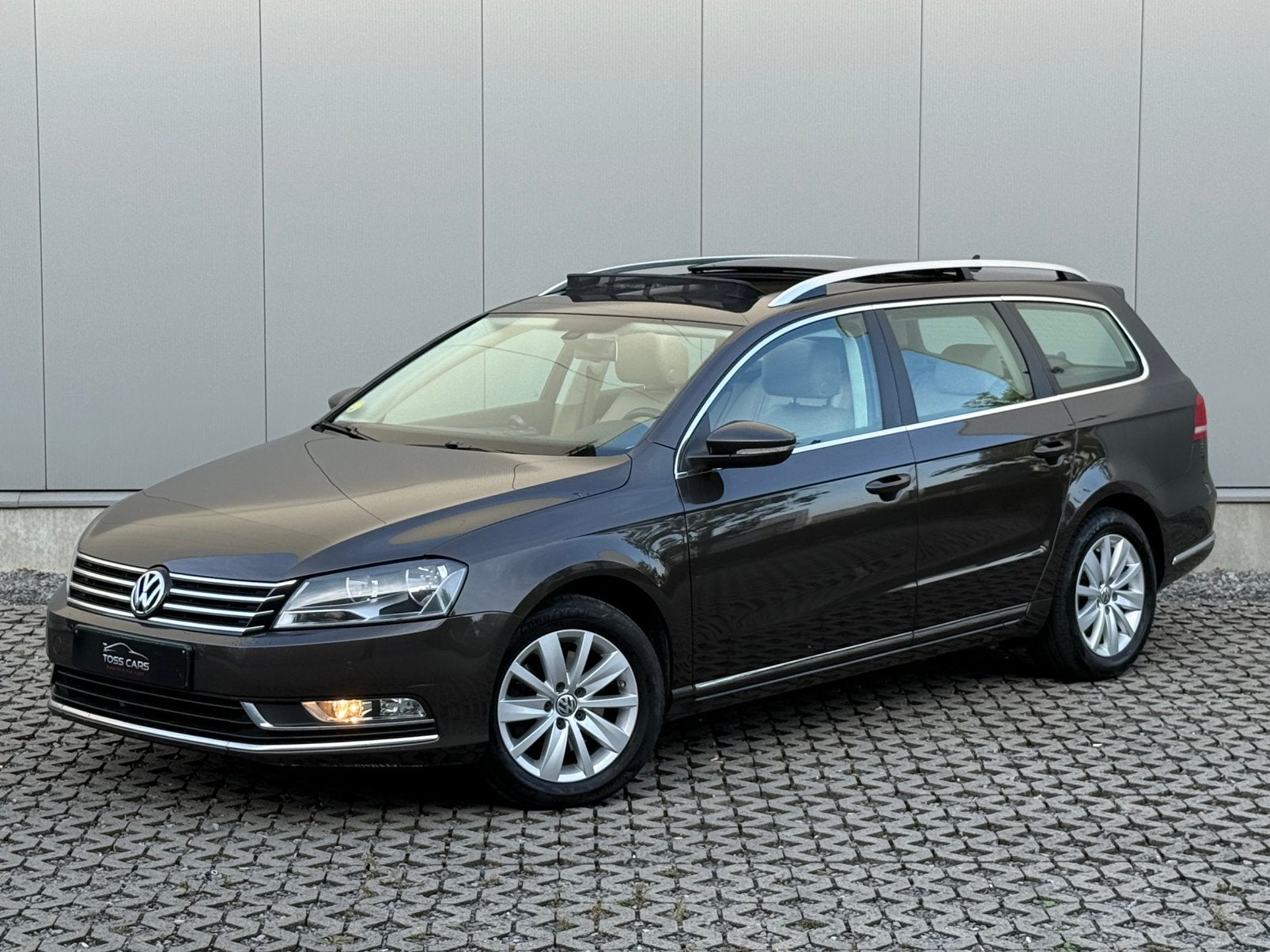 ✅Volkswagen Passat | Airco | Pano | Navi |Proper Gekeurd vvk, Auto's, Voorwielaandrijving, Euro 5, Beige, Bruin