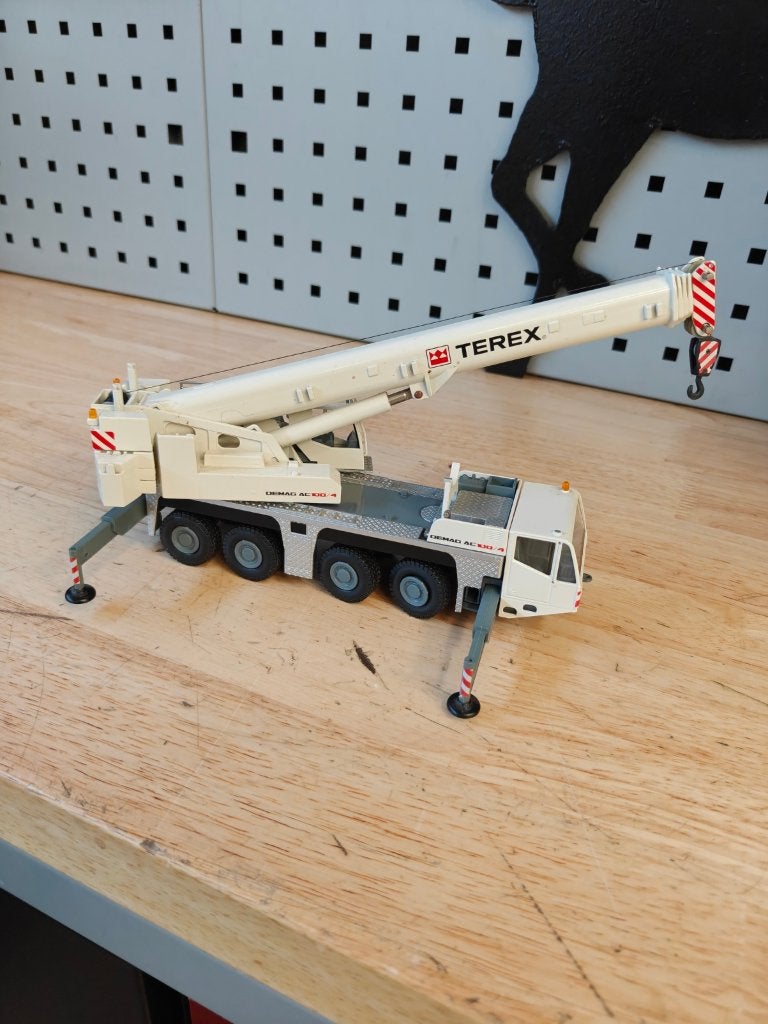Modelbouw Ijzeren model 80 tons kraan TEREX, Hobby en Vrije tijd, Ophalen