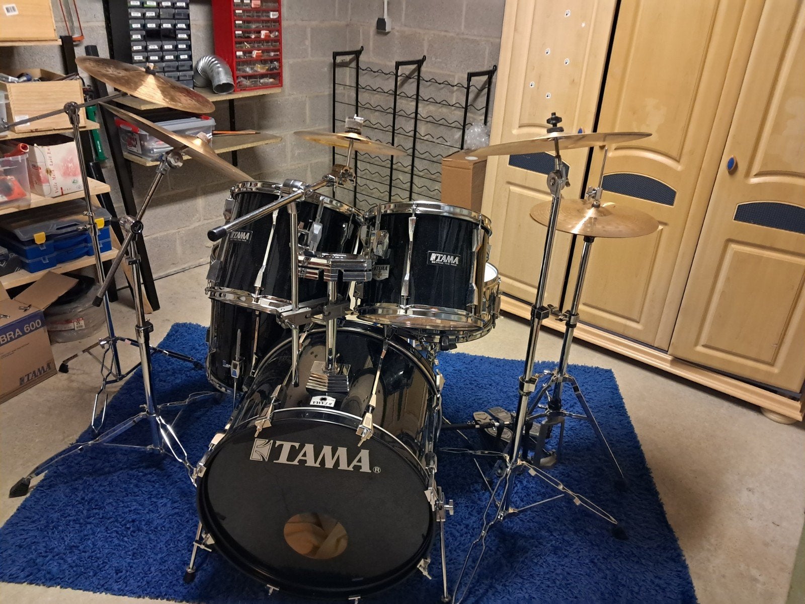 Batterie acoustique Tama Rockstar, Enlèvement, Tama