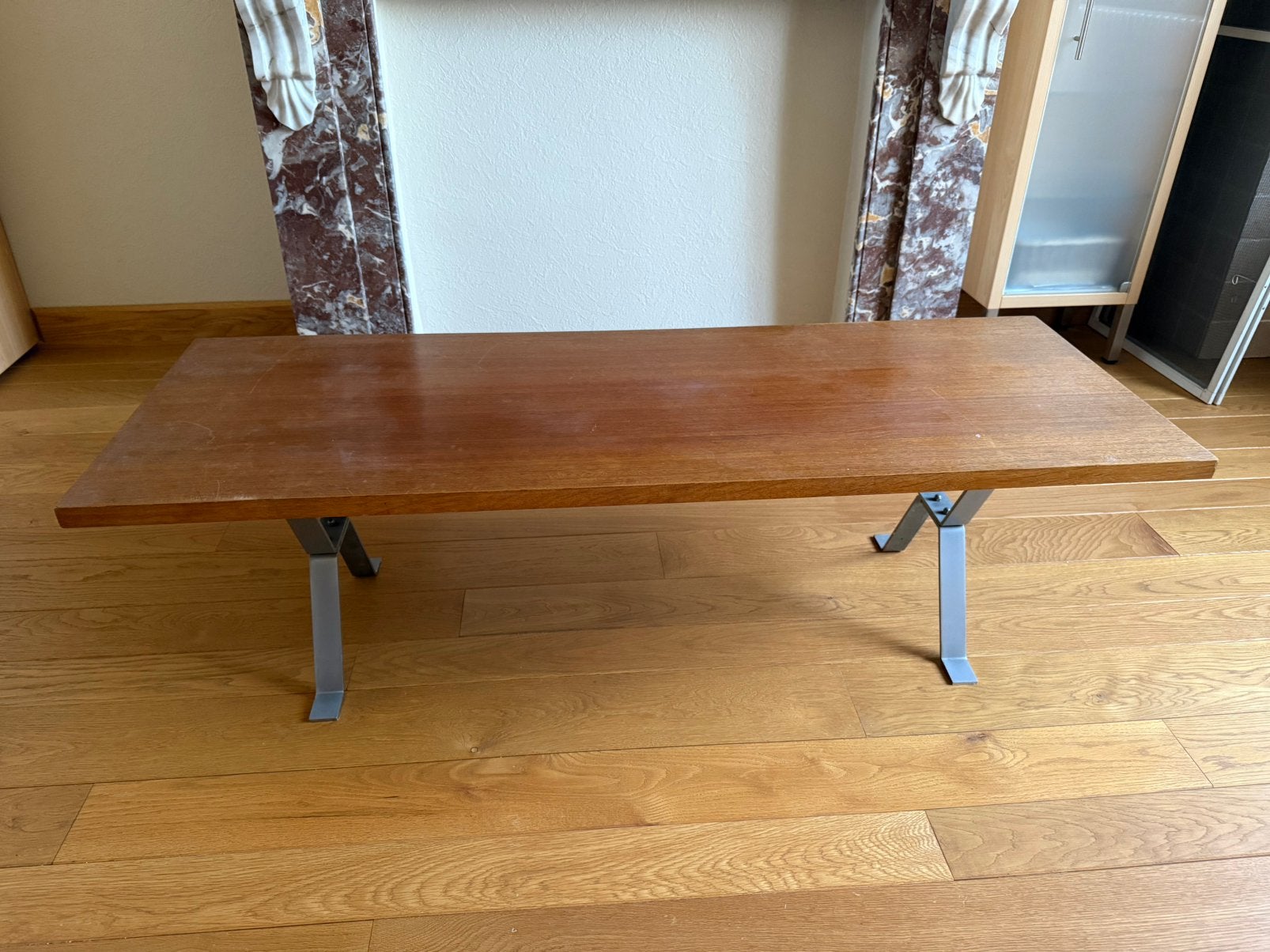 Vintage salontafel met metalen onderstel, Huis en Inrichting, Tafels | Salontafels, Ophalen, Gebruikt
