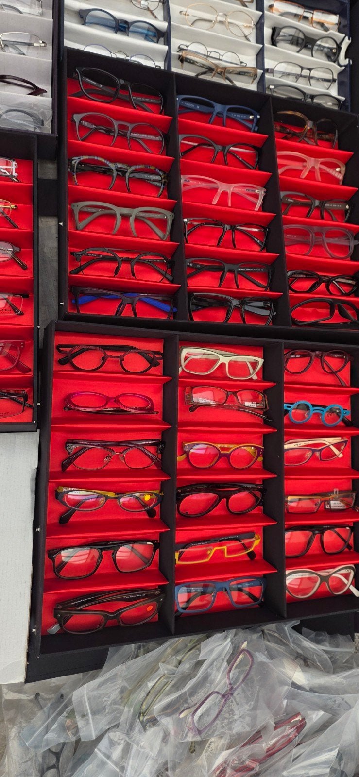 300 monture de lunettes  nouvelle jamais utilisé mixte marqu, Envoi, Neuf, Autres couleurs, Lunettes