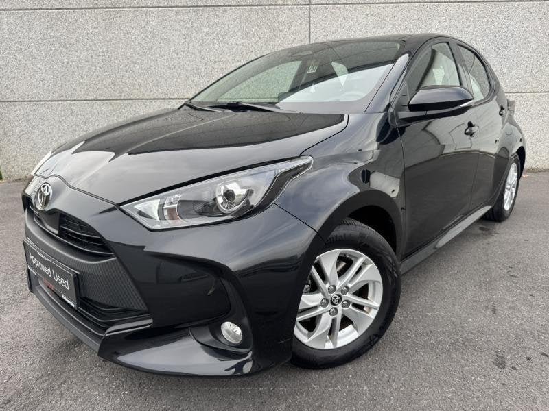 Toyota Yaris 1.5 Hybride CVT Dynamic de direction !, Achat, Euro 6, Ordinateur de bord, Noir