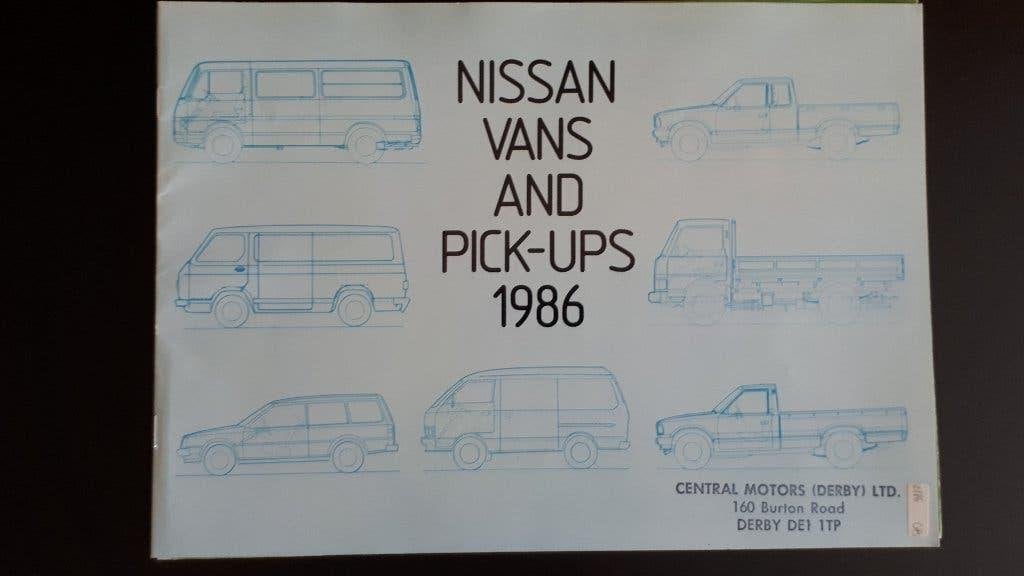 NISSAN  VANS AND PICK-UPS  1986, Livres, Autos | Brochures & Magazines, Enlèvement ou Envoi, Neuf, Nissan