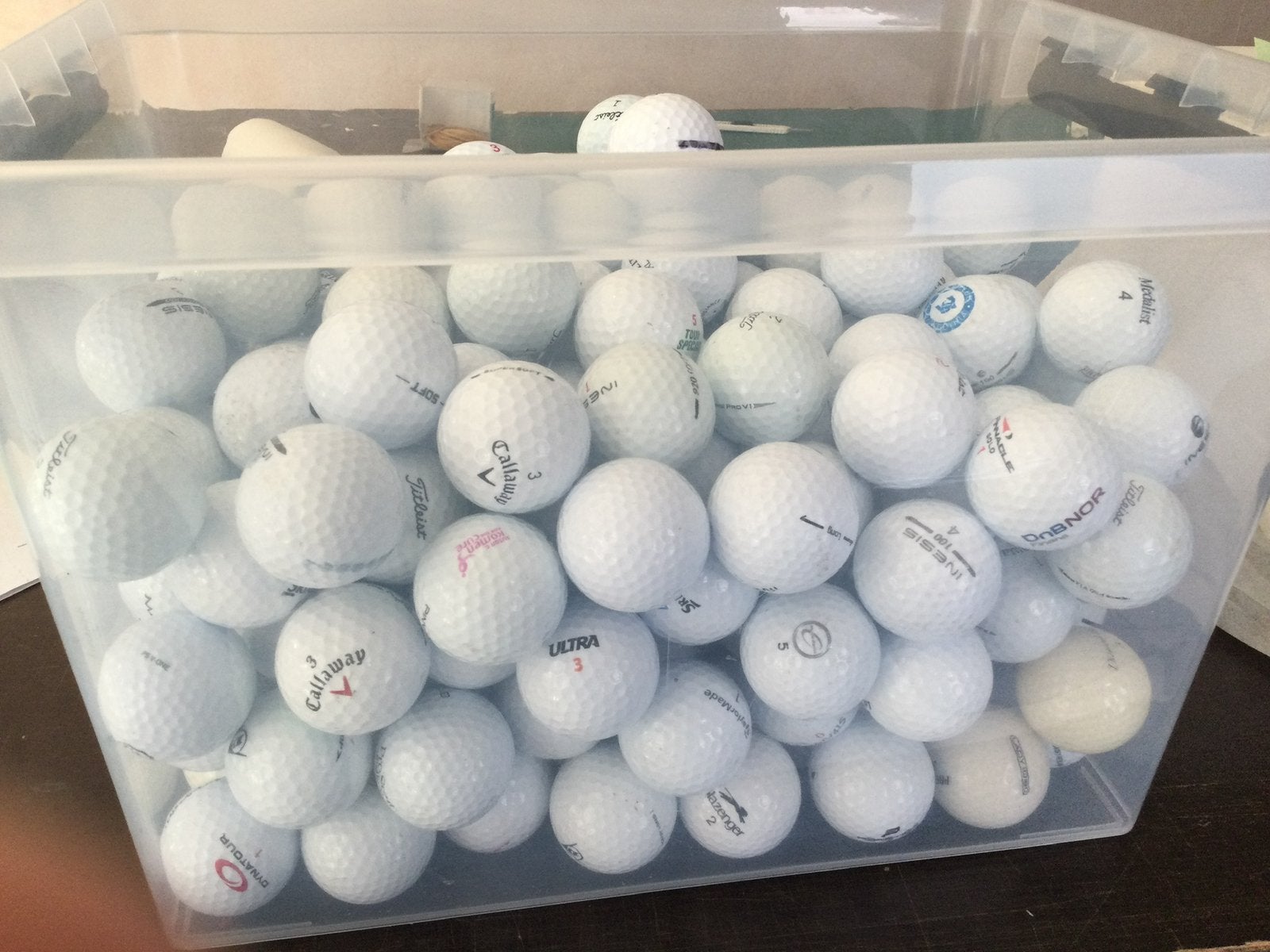 Lot van 100 golfballen, Sport en Fitness, Ophalen, Zo goed als nieuw
