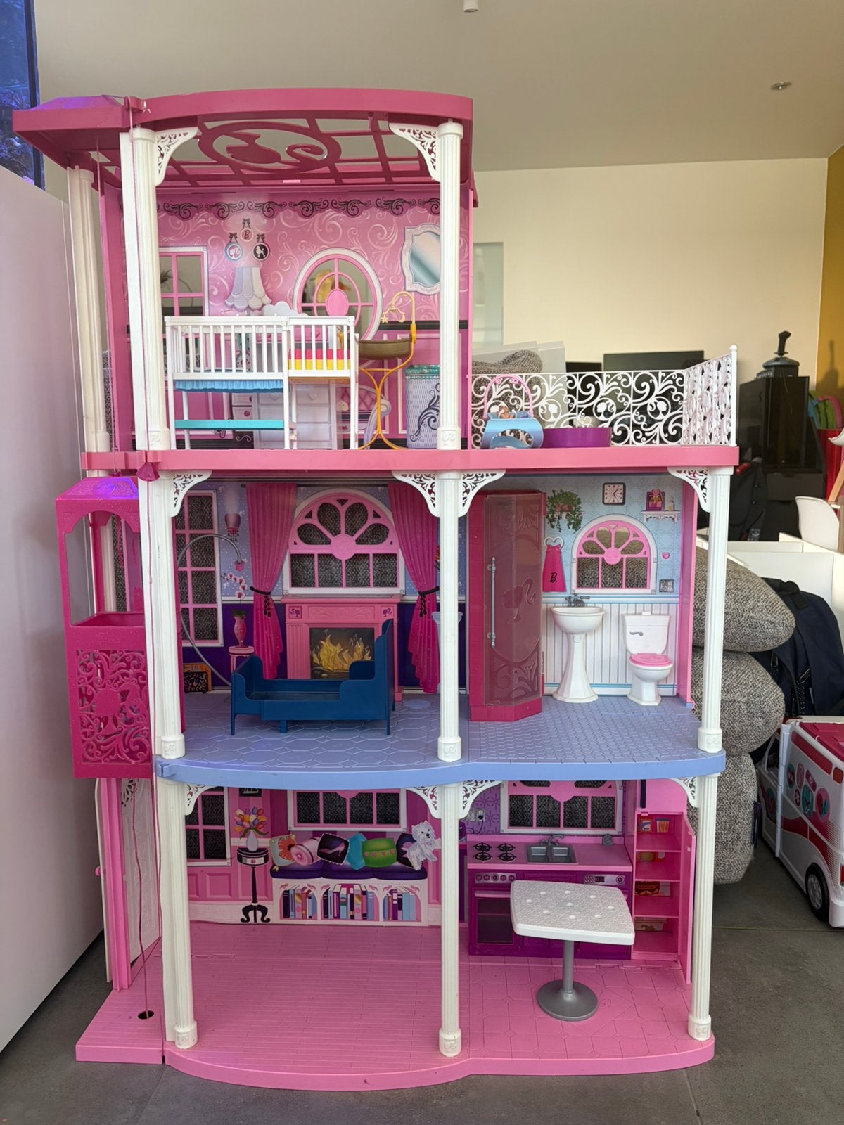 Barbie dreamhouse, Ophalen, Zo goed als nieuw, Poppenhuis