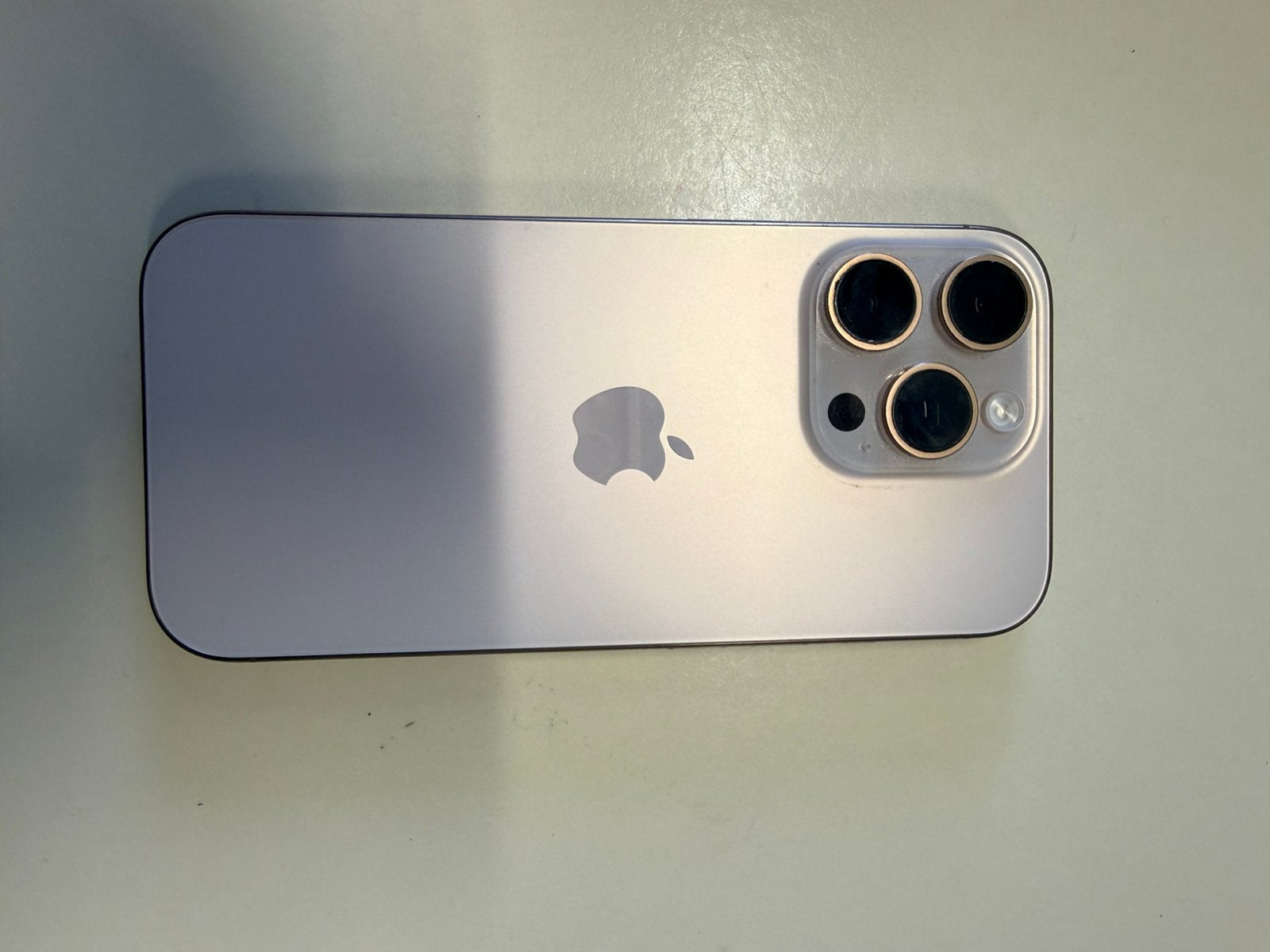 iPhone 16 Pro goud, Telecommunicatie, Zo goed als nieuw, Met simlock, Zonder abonnement, 93 %