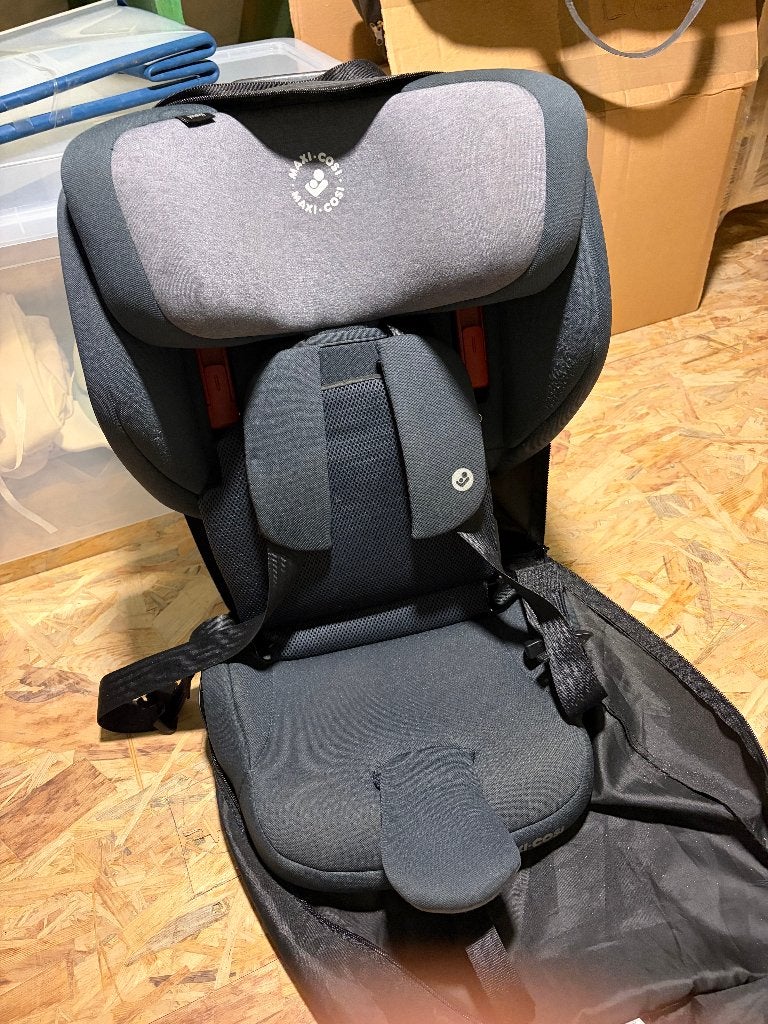 Siège-auto enfant MAXI COSI Nomad (couleur graphite), Enfants & Bébés, Ceinture de sécurité, Enlèvement, Utilisé, 9 à 18 kg