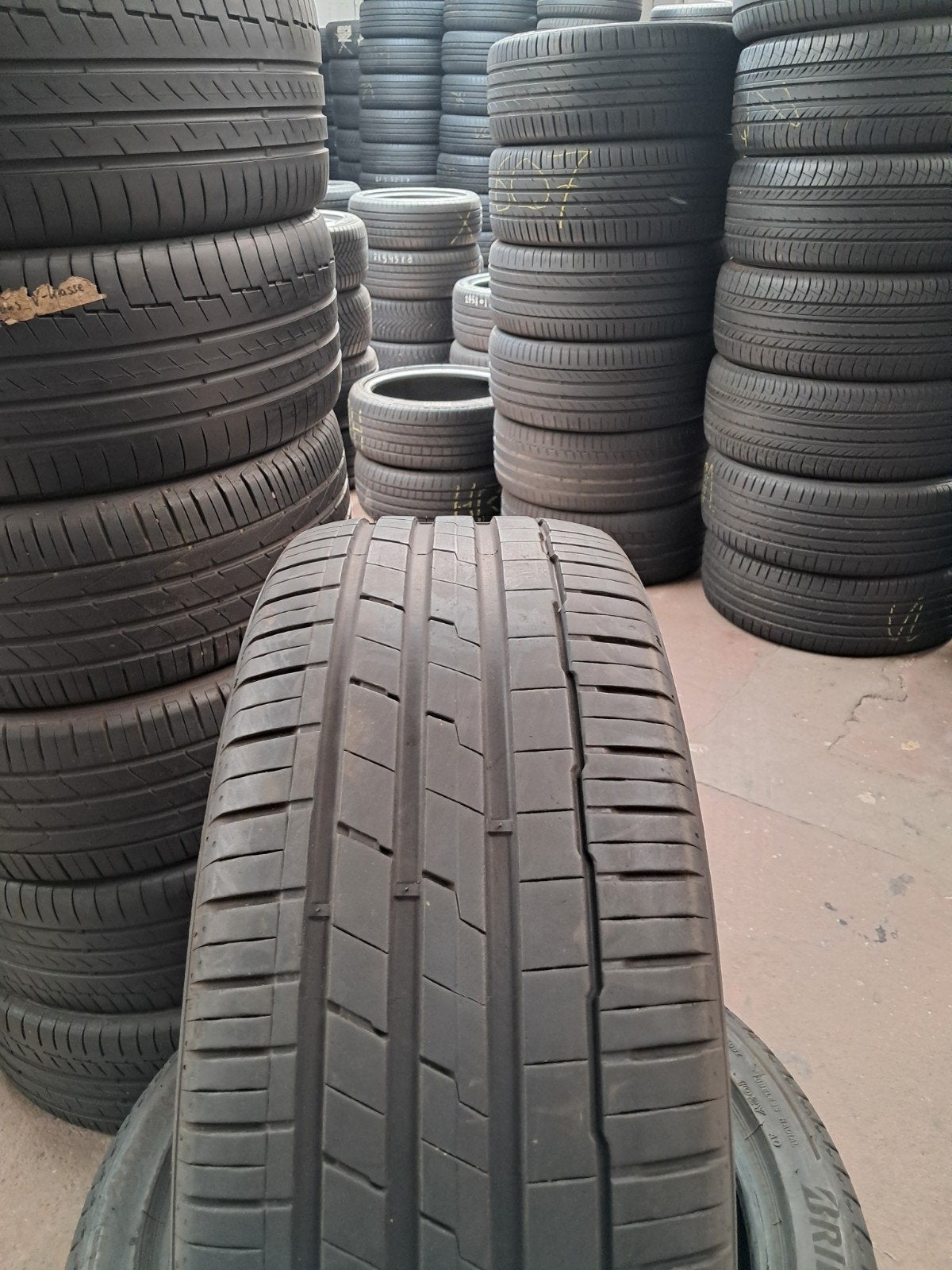 23545r20 235 45 r20 235/45/r20 Hankook avec montage, Enlèvement ou Envoi