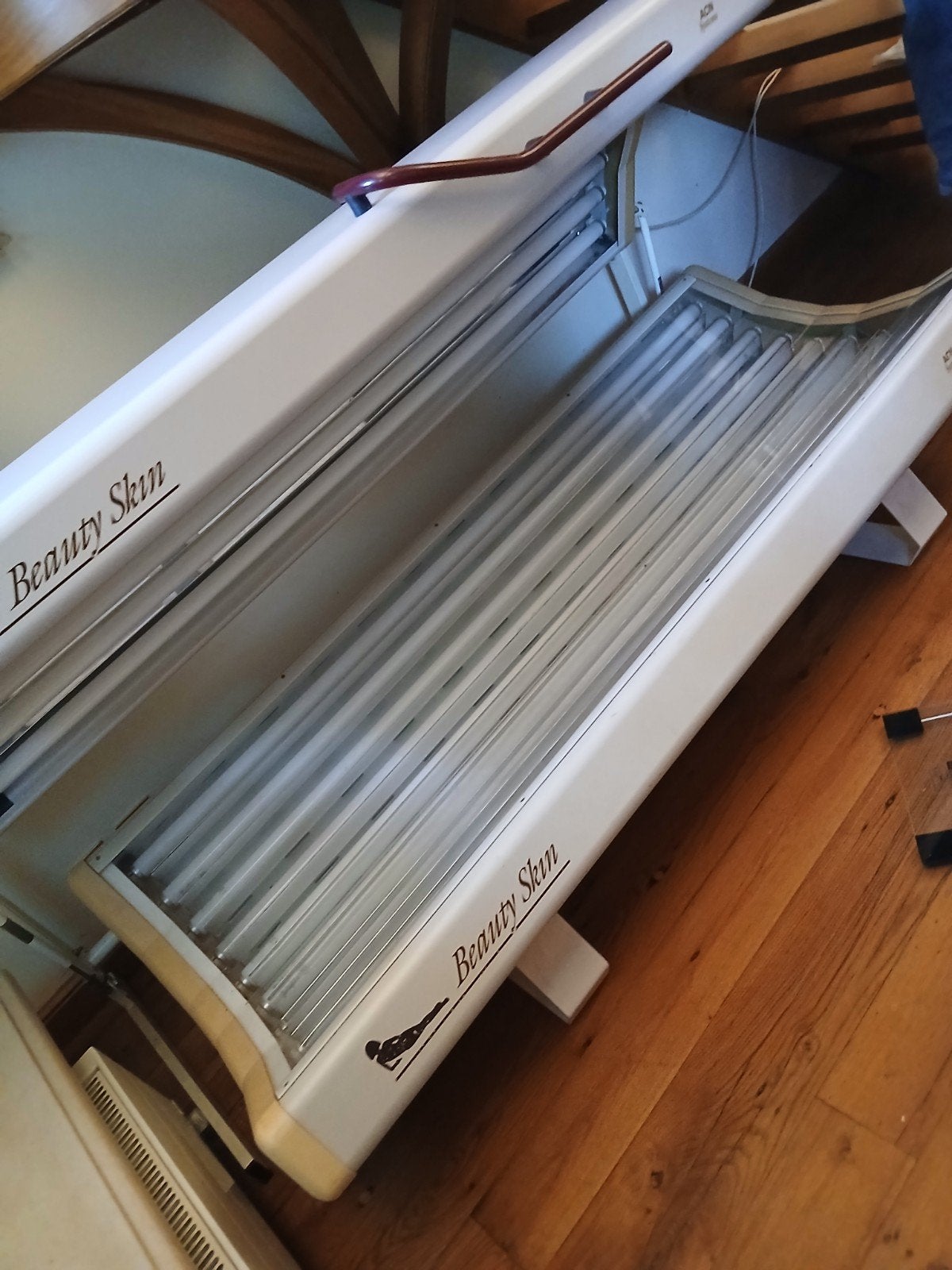 zonnebank in prima staat, Elektronische apparatuur, Zonnebanken en Gezichtsbruiners, Ophalen, Zo goed als nieuw, Zonnebank dubbelzijdig