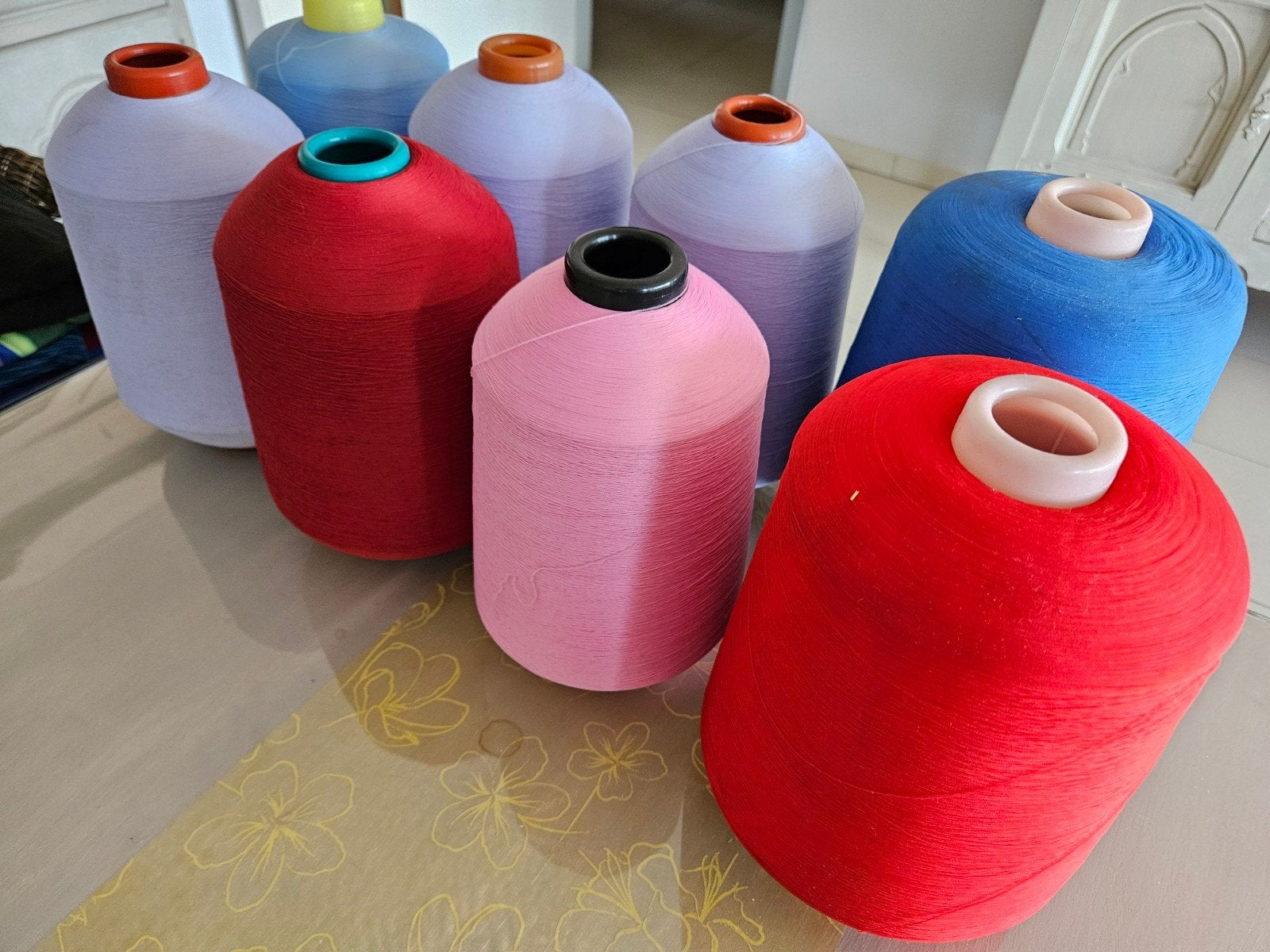8 grote bollen overlock garen, Ophalen