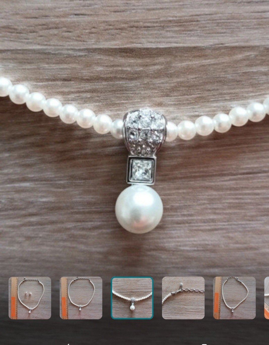 collier Swarovski avec petites perles nacrées, fermoir signé, Enlèvement ou Envoi