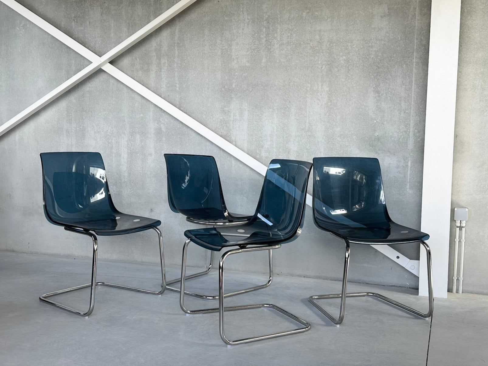 “Tobias” design eetkamerstoelen door Carl Öjerstam, Ophalen