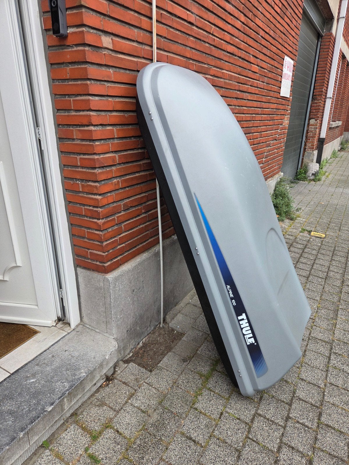 Thule Alpine 100 dakkoffer (licht beschadigd), Ophalen