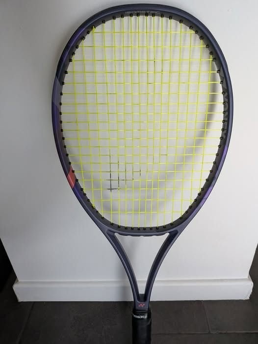 Yonex percept 100 manche 2, Sports & Fitness, L2, Autres marques, Enlèvement ou Envoi, Raquette