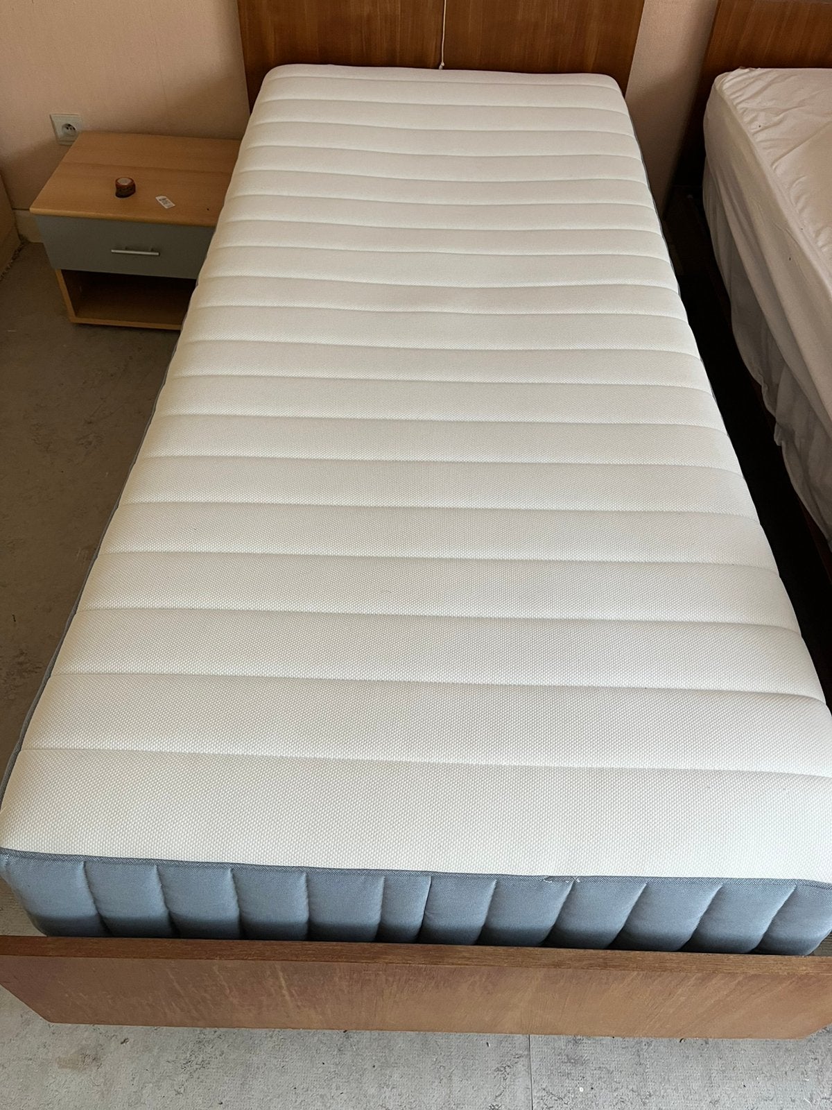 Matelas à ressorts ensachés Ikea 90x200, Enlèvement, Comme neuf, Matelas