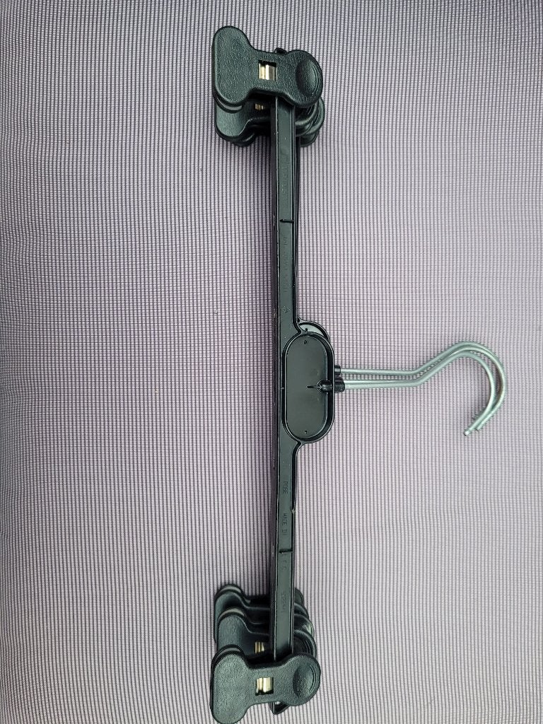 3 kleerhangers broek zwart knijpers, Enlèvement, Utilisé, Plastique, Adultes