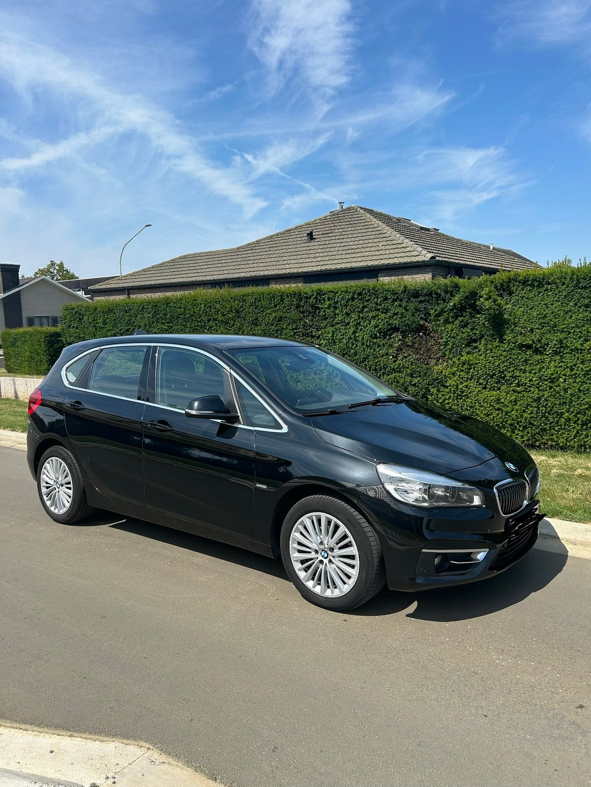 BMW 218i Luxury Edition, Autos, Cuir, Achat, Boîte manuelle, Entretenue par le concessionnaire