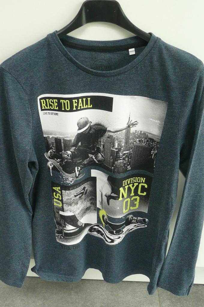 Blauwe T-shirt lange mouw Rise to fall (K435) GERESERVEERD, Kinderen en Baby's, Gebruikt, Ophalen of Verzenden, Jongen, Shirt of Longsleeve
