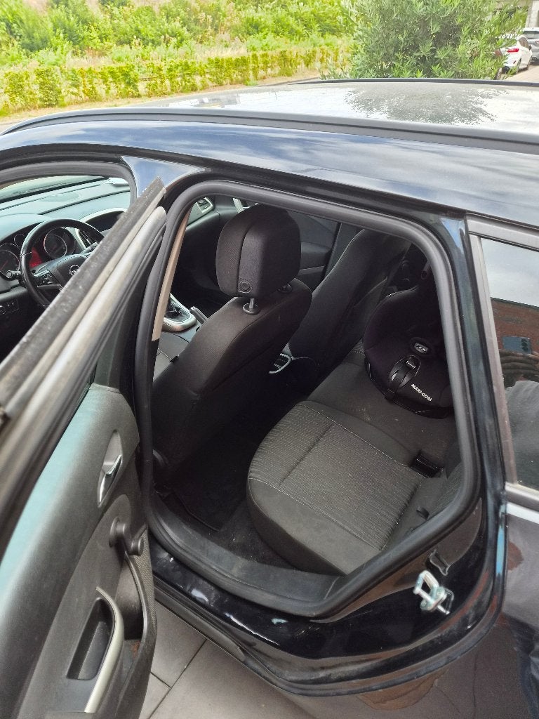 Opel Astra, Euro 5, Achat, Boîte manuelle, Noir