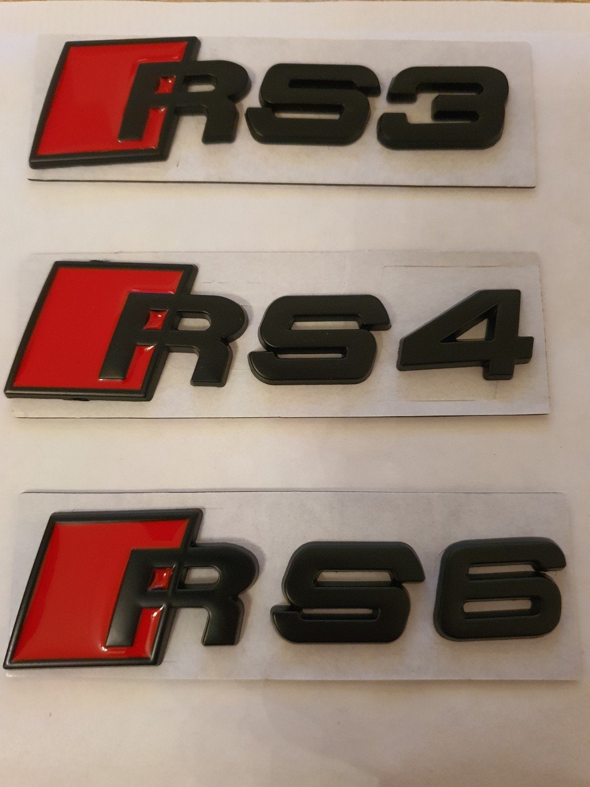 Rs3 rs4 rs6 metaal koffer logo in mat zwart, Ophalen of Verzenden