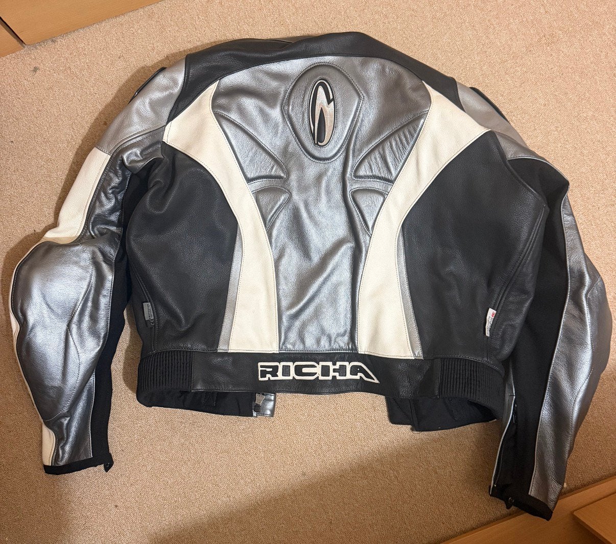 Veste moto cuir richa taille UK48 / EU58 XXL, Enlèvement ou Envoi, Seconde main, Hommes, Manteau | cuir