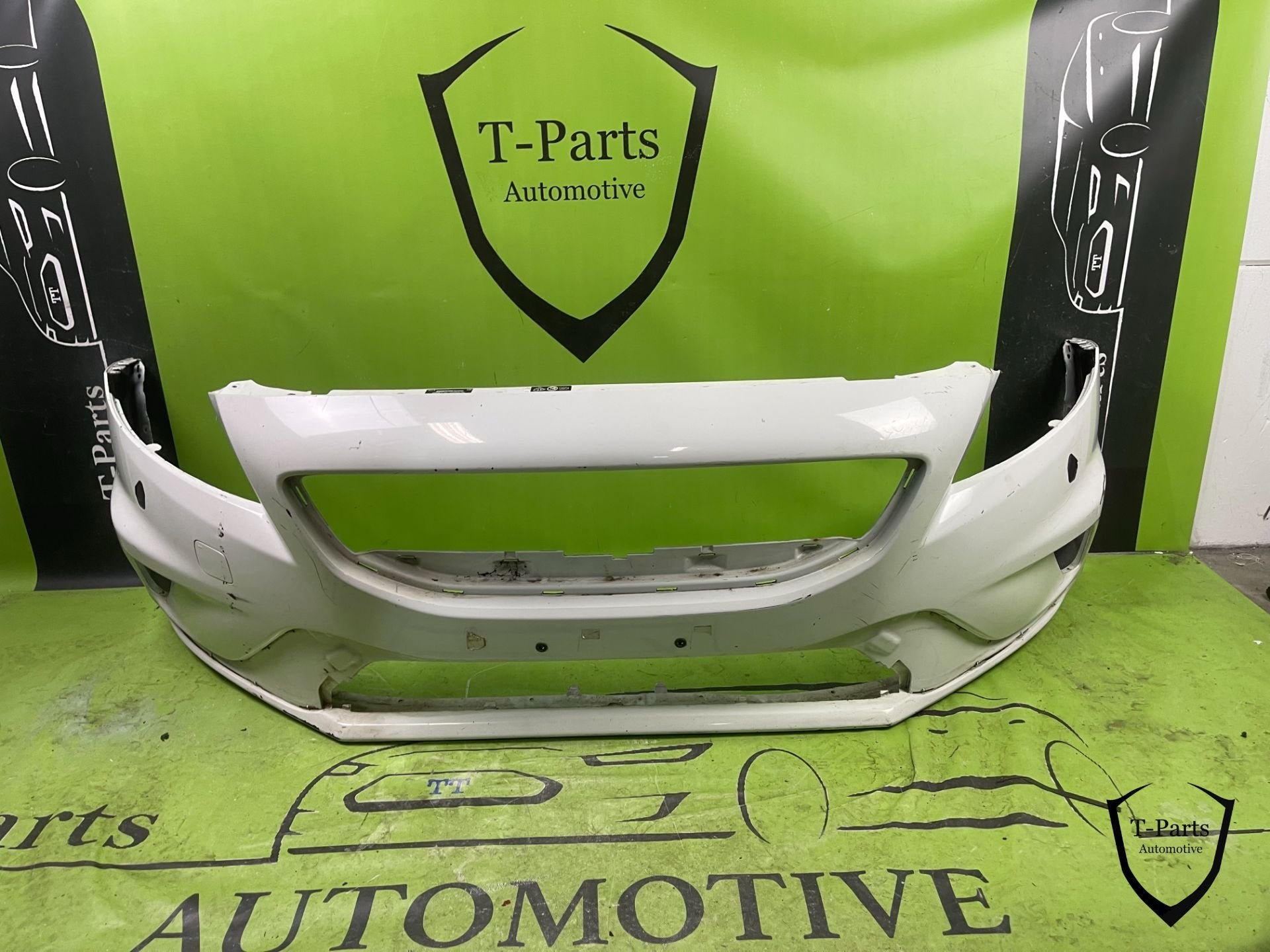 volvo v40 voorbumepr bumper R design, Info@fabrikant.eu, Volvo, Bumper, Fabrikantstraat 1
1000 AA  Amsterdam