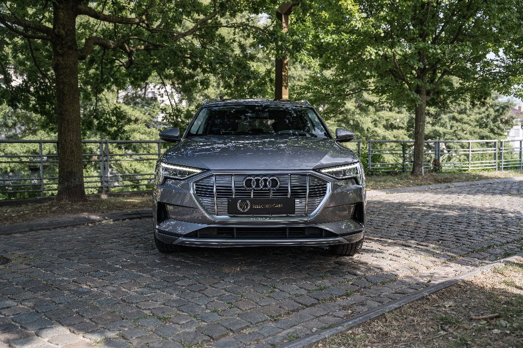 Audi Q8 e-tron 50 QUATTRO*PANO*PNEUMATIQUE*CAR PLAY, Cuir, Argent ou Gris, Entreprise, Entretenue par le concessionnaire