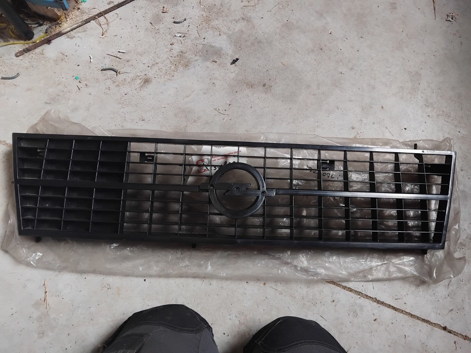 Grille Opel Kadett D - Nieuw / NOS (New Old Stock), Auto-onderdelen, Ophalen of Verzenden, Nieuw, Voor, Opel