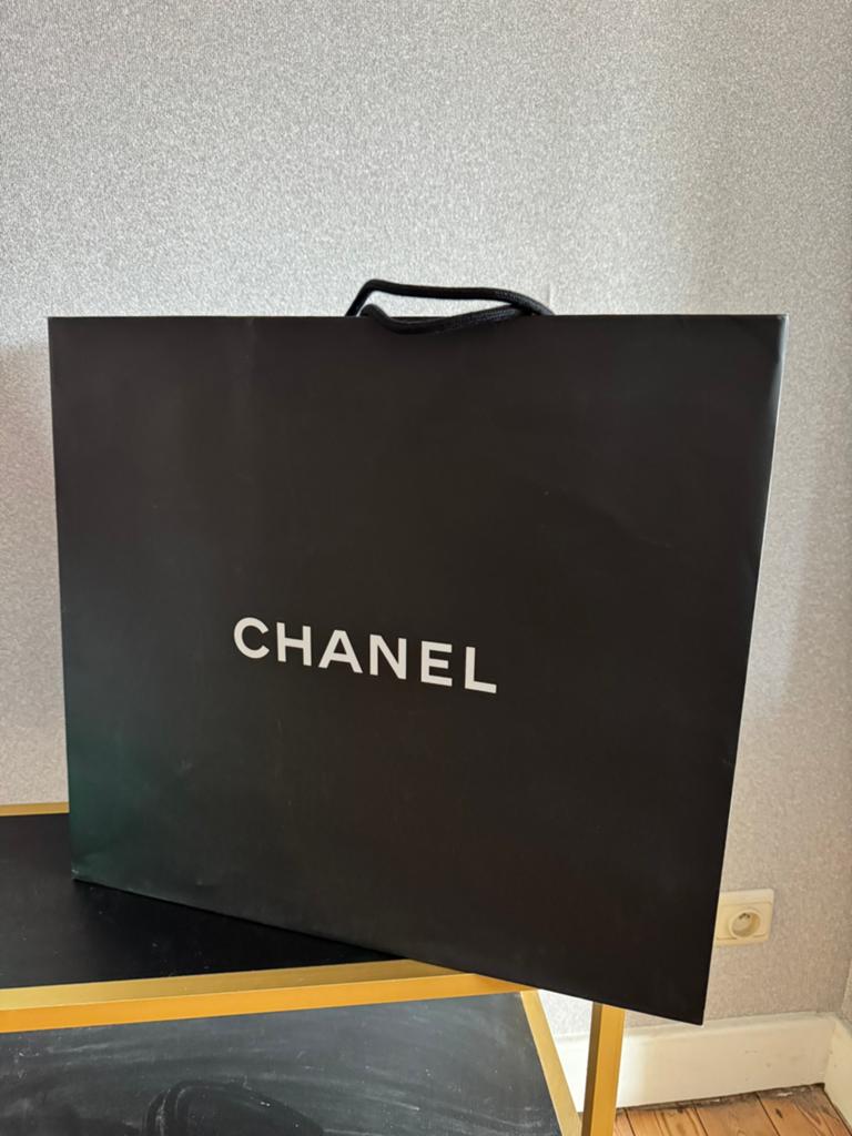 Sac fourre-tout en papier Chanel, Enlèvement ou Envoi, Utilisé, Noir