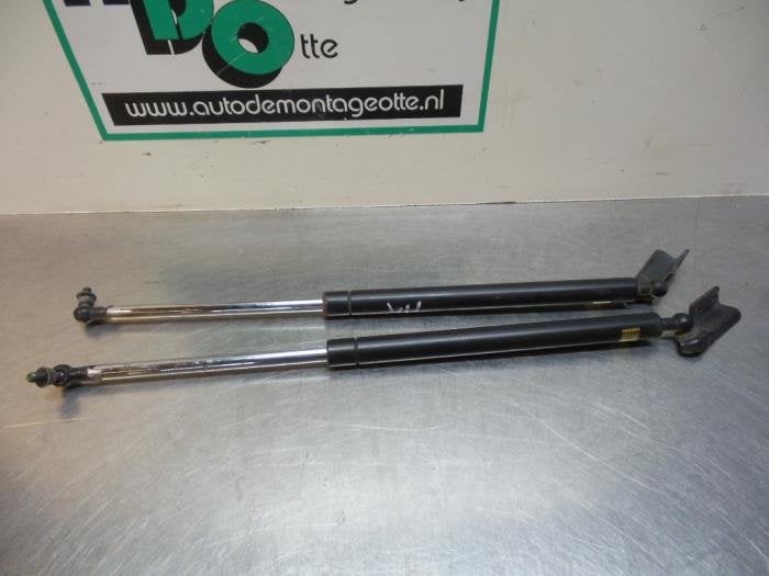 Kit amortisseur gaz hayon d'un Mitsubishi Space Wagon (Space, -, Utilisé, Mitsubishi, -