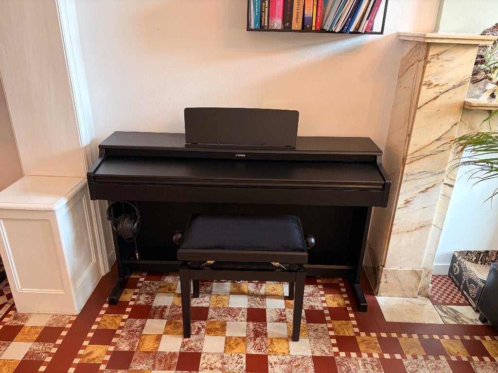 Yamaha Arius YDP-164 digitale piano - Zo goed als nieuw, Ophalen, Zwart, Digitaal, Zo goed als nieuw