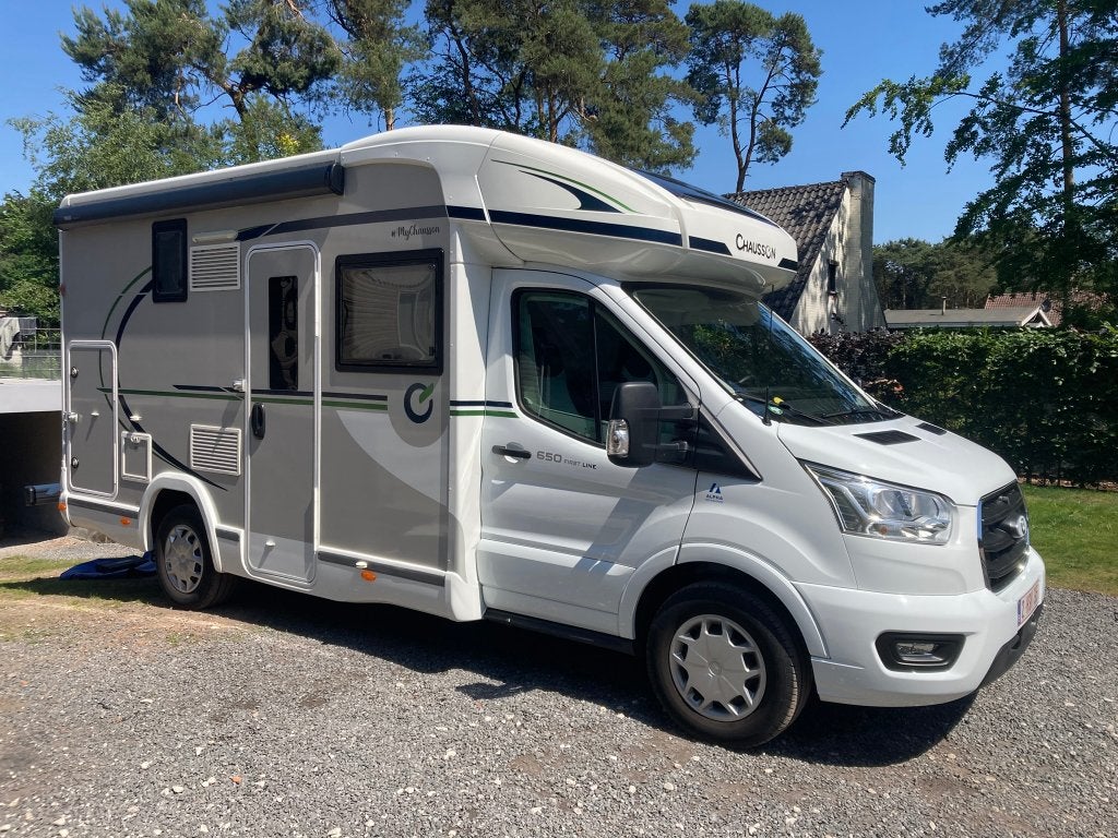 Chausson 650 off-grid camper, Caravans en Kamperen, Mobilhomes, Particulier, tot en met 4, Half-integraal, Chausson, Ford, 6 tot 7 meter