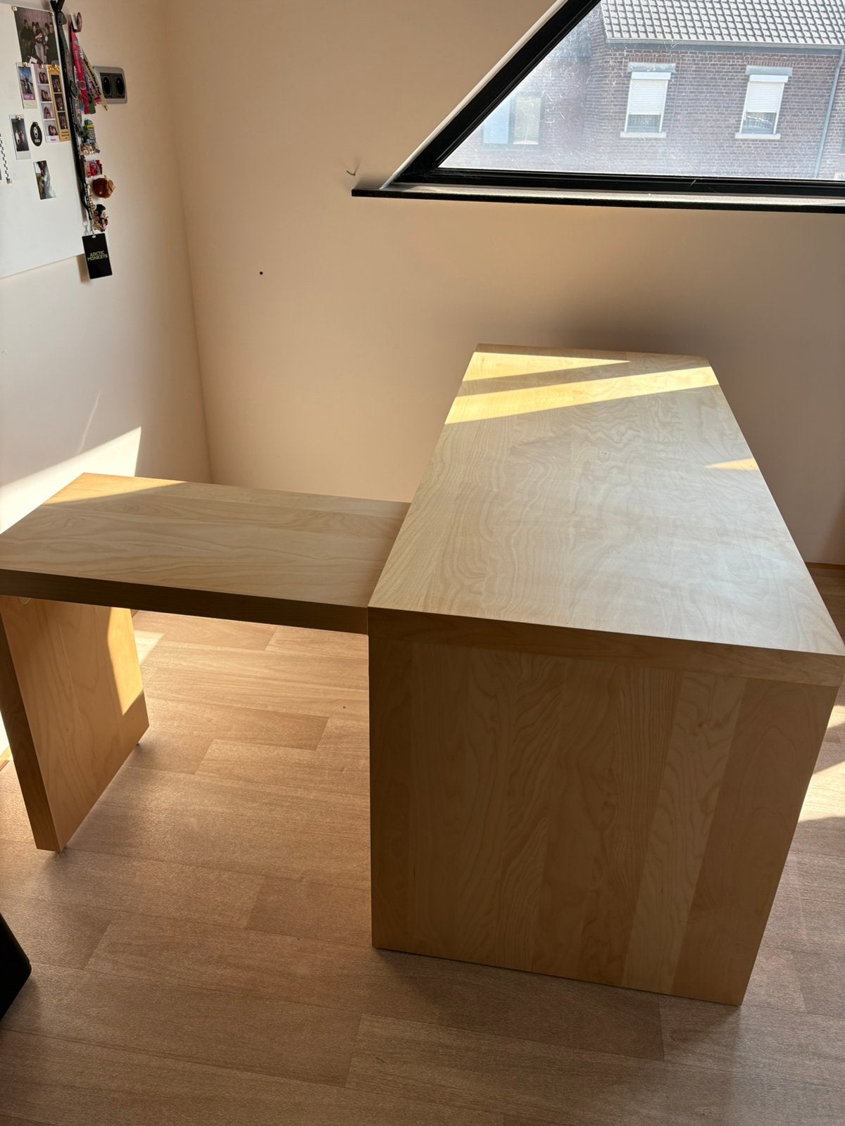 IKEA bureau met uitschuifbaar werkblad, Huis en Inrichting, Ophalen, Kabelgoot, Zo goed als nieuw, IKEA