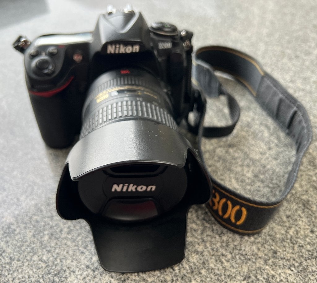 Nikon D300 + Nikkon Lens AF-S DX 18-200 VR, TV, Hi-fi & Vidéo, 12 mégapixels, Câble USB, Comme neuf, Enlèvement