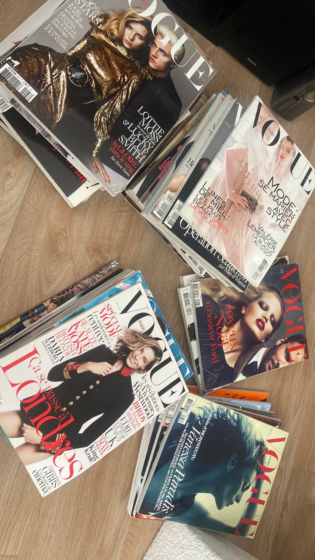 Lot Vogue Paris magazine, Boeken, Ophalen, Gelezen
