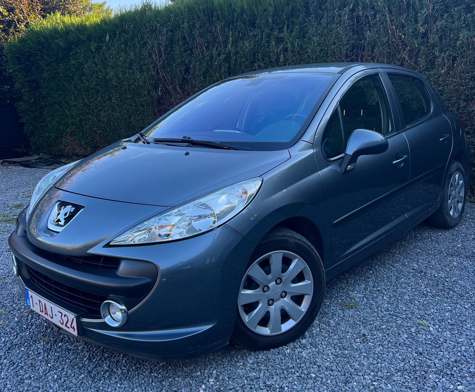 PEUGEOT 207 1.4i16V/100000KM/1erPROPRITAIRE/EURO4/AIRCO/CTOK, Argent ou Gris, Achat, Boîte manuelle, Entretenue par le concessionnaire