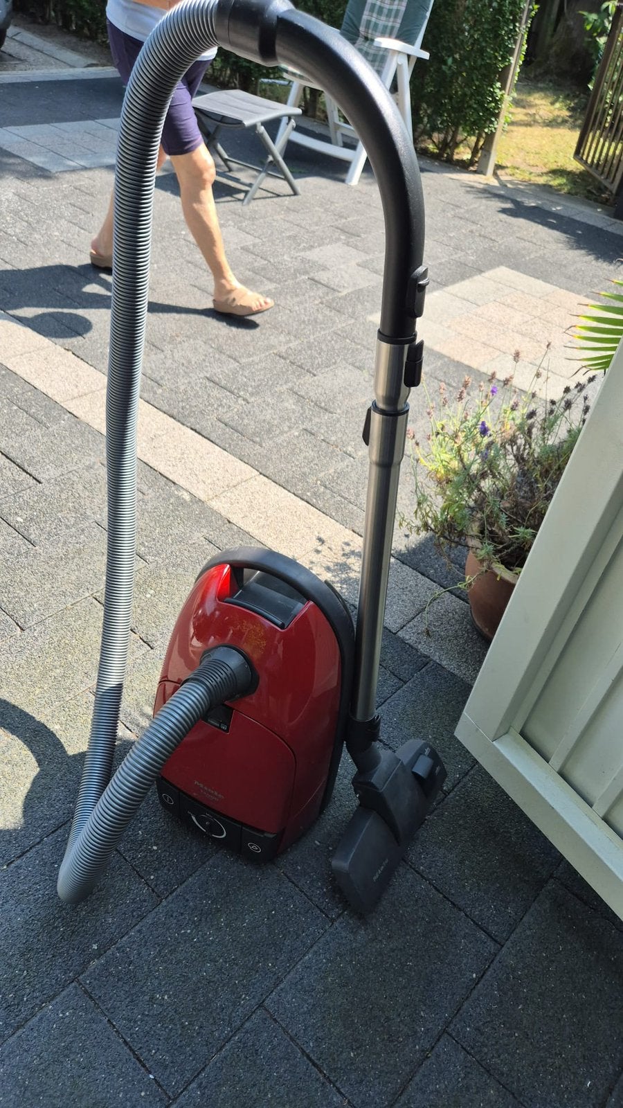 Mıele stofzuıger1800 wat volledıg nagezıen, Gebruikt, 1600 tot 2000 watt, Miele, Regelbare zuigkracht