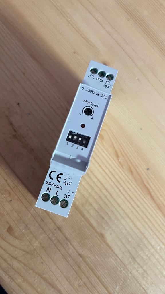 Niko modulaire dimmer 330-00700, Bricolage & Construction, Électricité & Câbles, Comme neuf, Autres types, Enlèvement ou Envoi