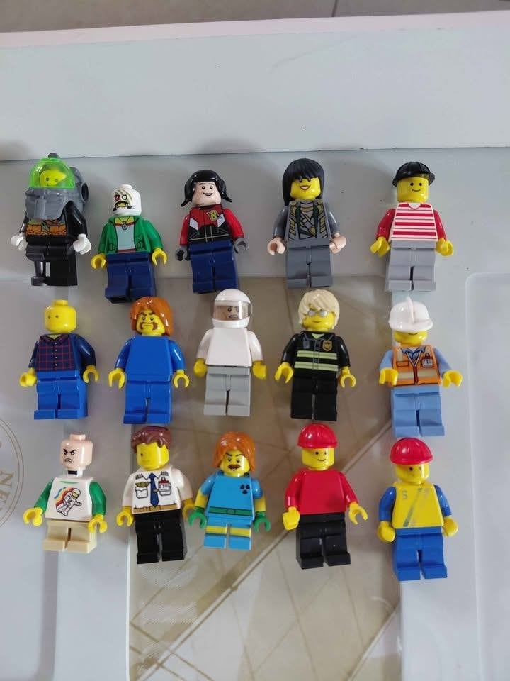 15 figurine lego, Lego, Comme neuf, Enlèvement, Minifigurine
