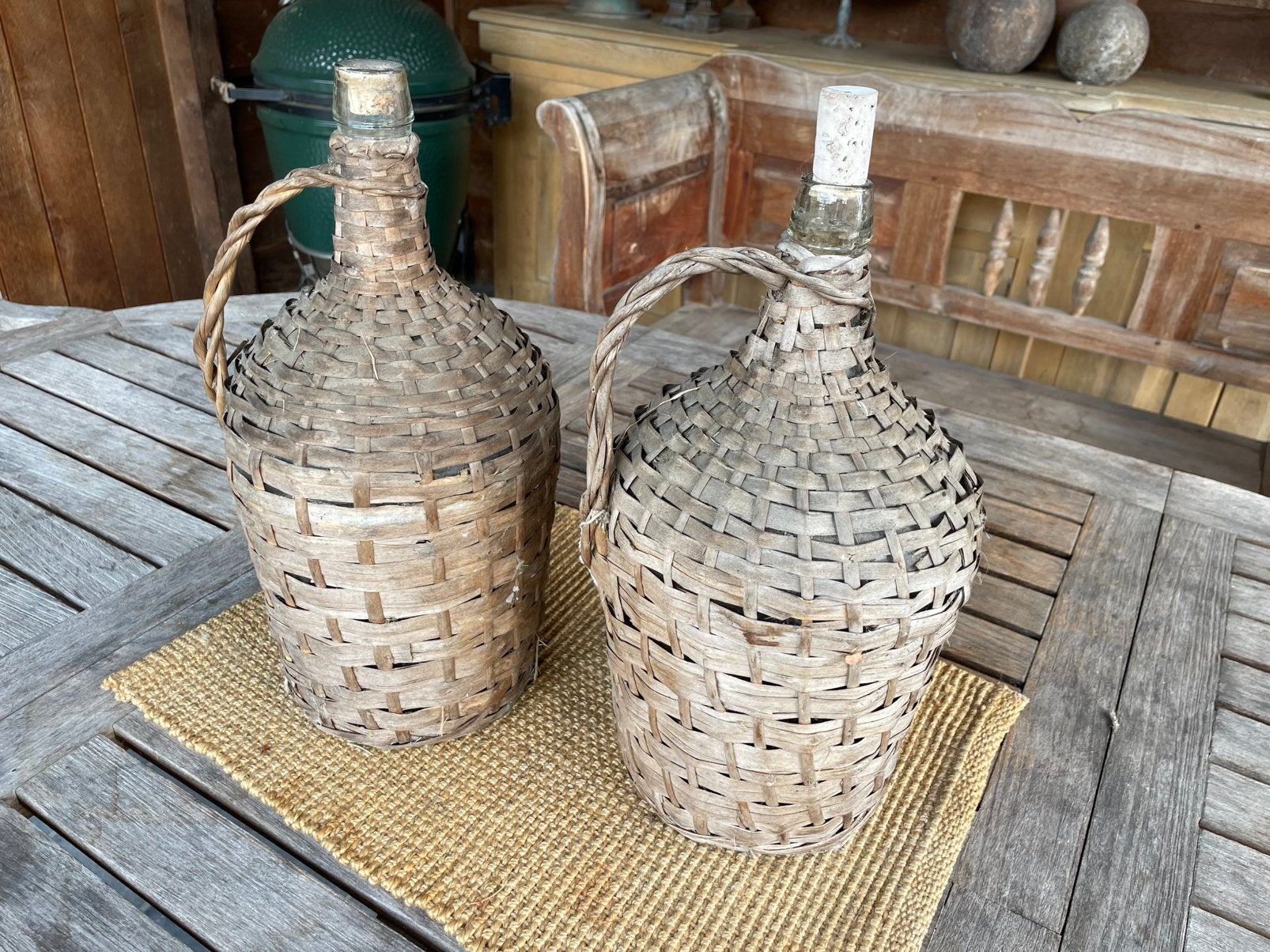 Glazen kruiken met stro, 2 stuks. Hoogte 40 cm. Goede staat., Verre, Enlèvement, Utilisé, Pot ou cruche