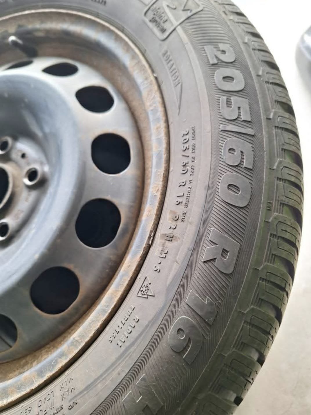 Kit hiver 205/60 r16 Semperit, Enlèvement, Comme neuf