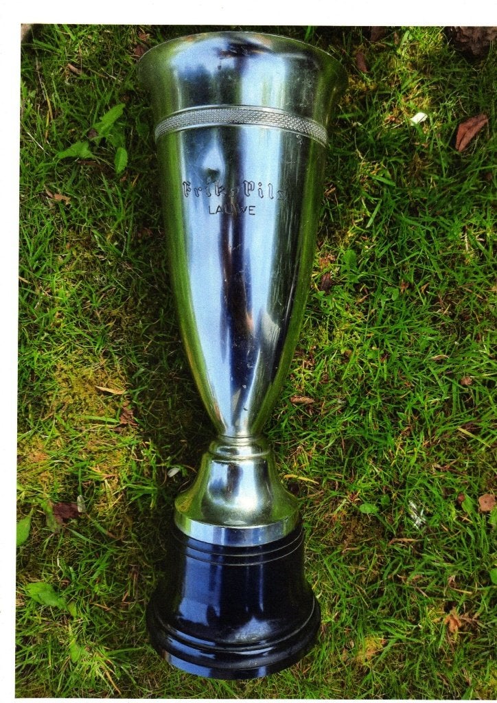 COUPE À TROPHÉES FRIK PILS EN OR BLEU, Enlèvement ou Envoi, Comme neuf, Autres types
