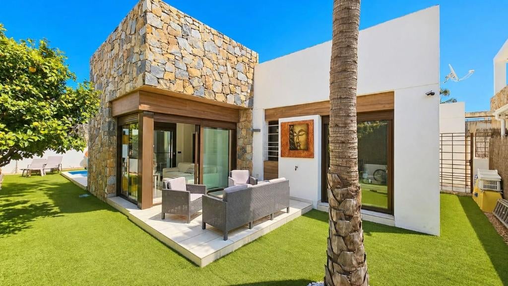 Villa moderne avec piscine chauffée/Orihuela Costa, Maison d'habitation, 88 m², 2 pièces, Cabo Roig, Orihuela Costa